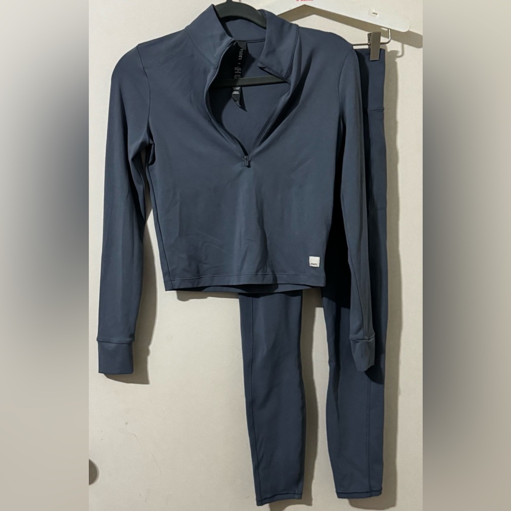 Vuori Quarter-Zip Pullover xs & leggings xs